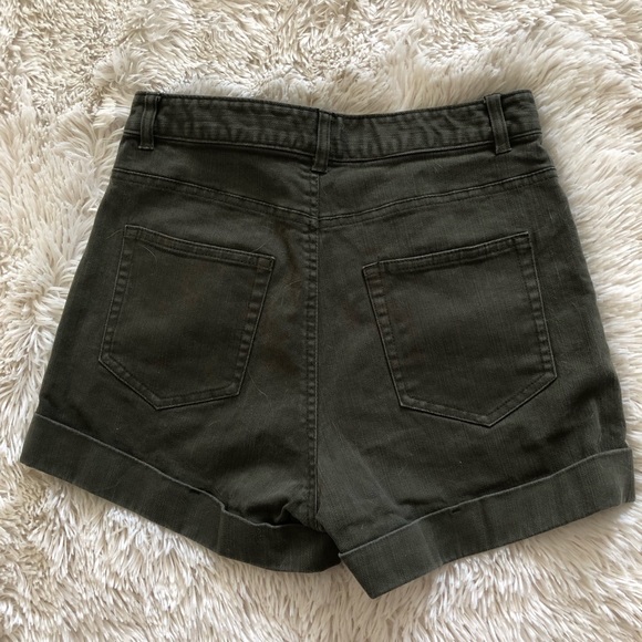 High waisted army green shorts - Picture 2 of 3